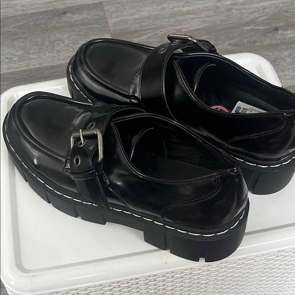 UNIONBAY Black Platform Shoes